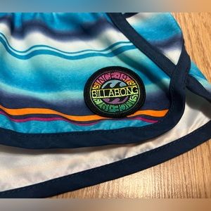 ☀️Women's Billabong Multicolor-Board Swim Shorts size M-Very Nice!!!🌊
